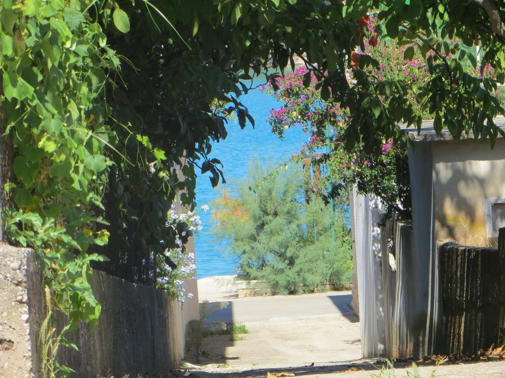 Holiday Home Artina 2 โลวิสเต ภายนอก รูปภาพ