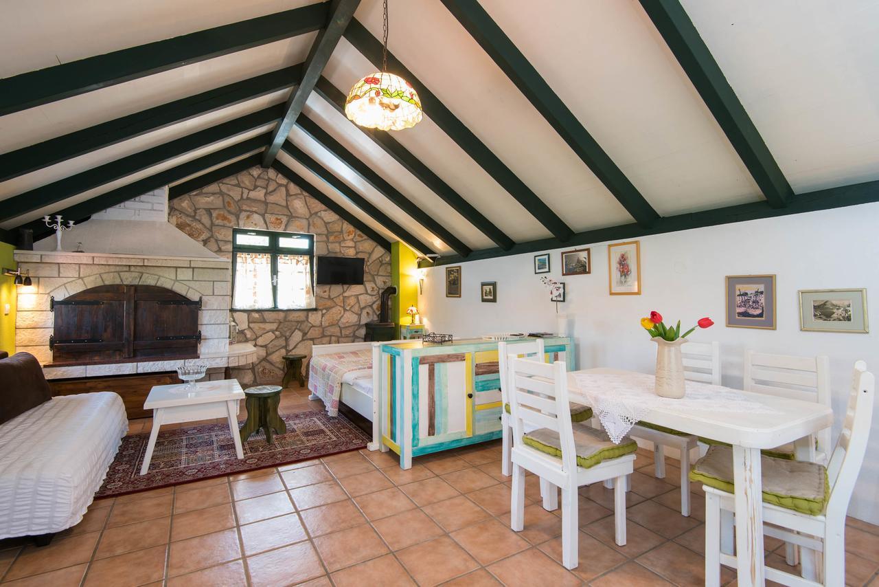Holiday Home Artina 2 โลวิสเต ภายนอก รูปภาพ