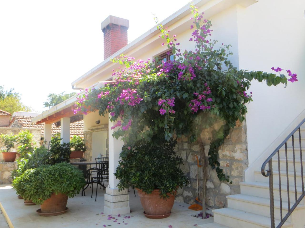 Holiday Home Artina 2 โลวิสเต ภายนอก รูปภาพ