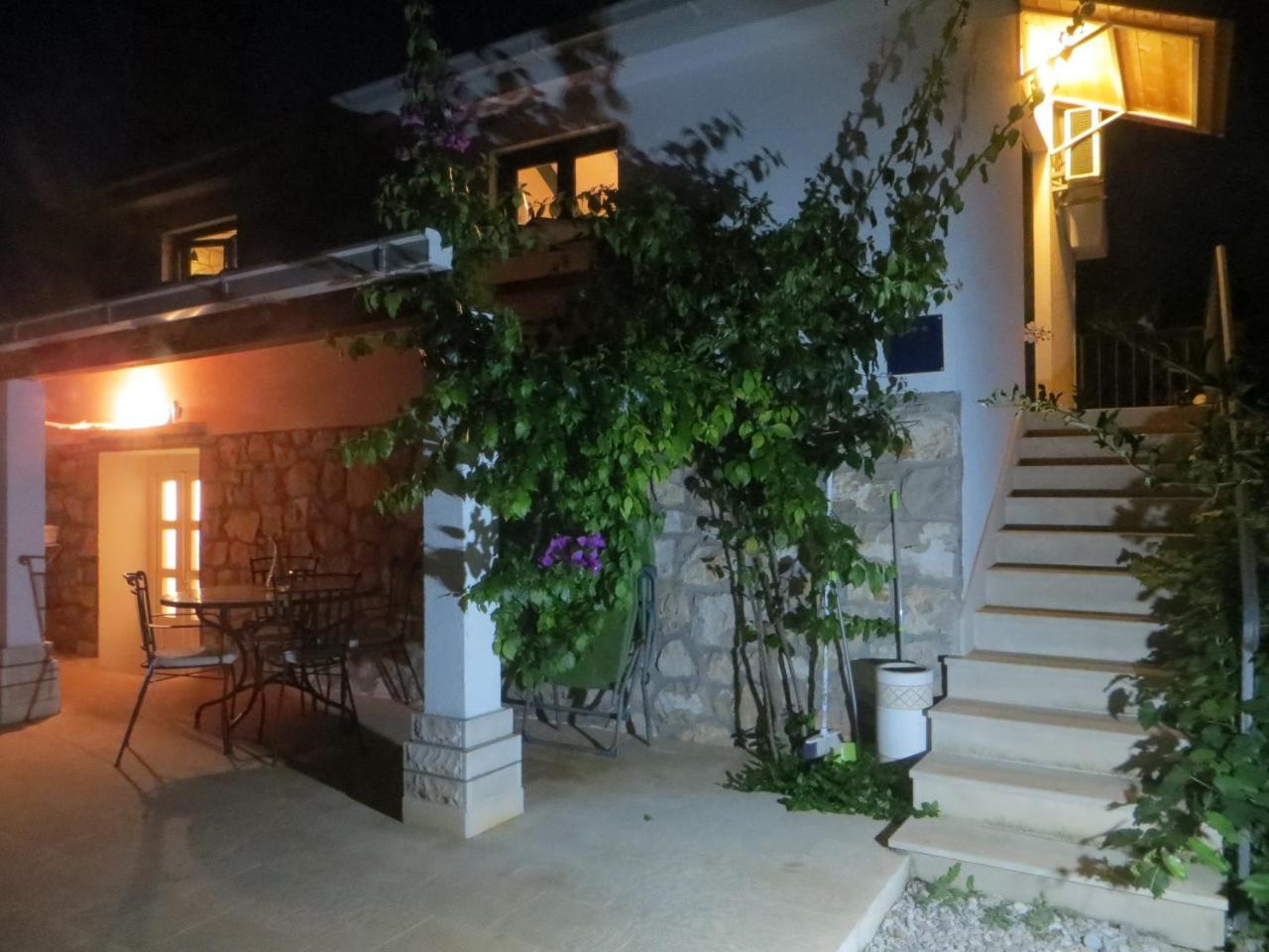 Holiday Home Artina 2 โลวิสเต ภายนอก รูปภาพ